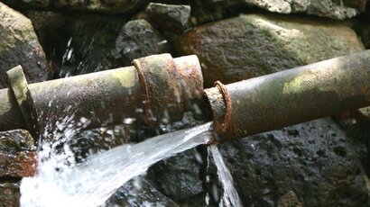 What Causes Leaking Or Burst Pipes?